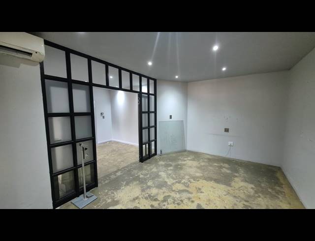 210M² OFFICE TO LET IN ERASMUSKLOOF